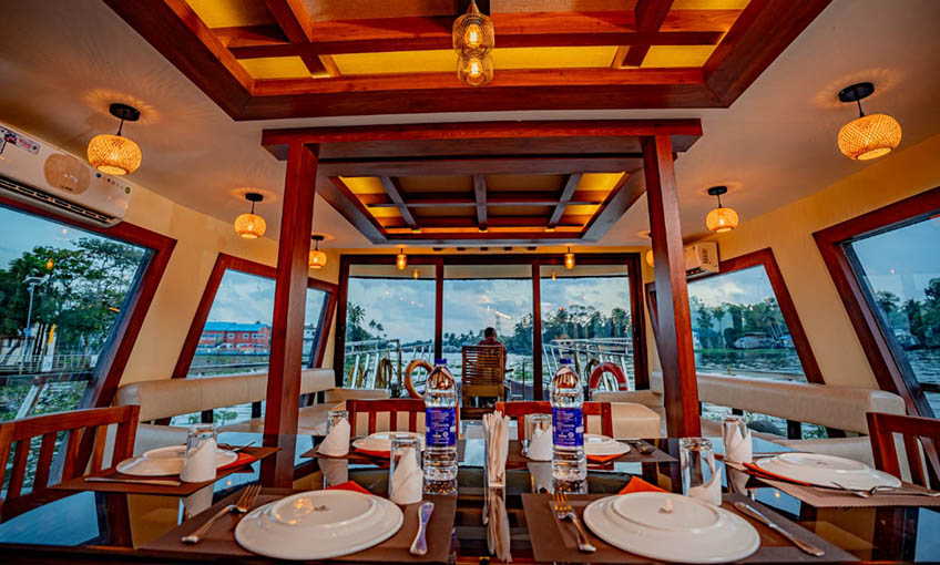 houseboats