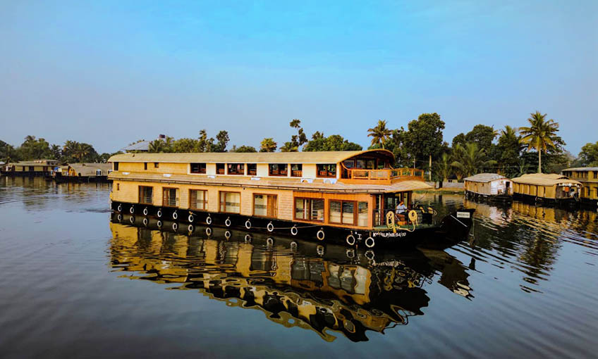 houseboats
